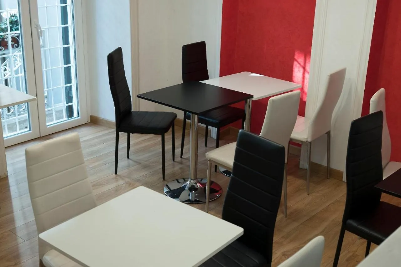 La Breccia A Porta Pia Bed & Breakfast Roma 3*,