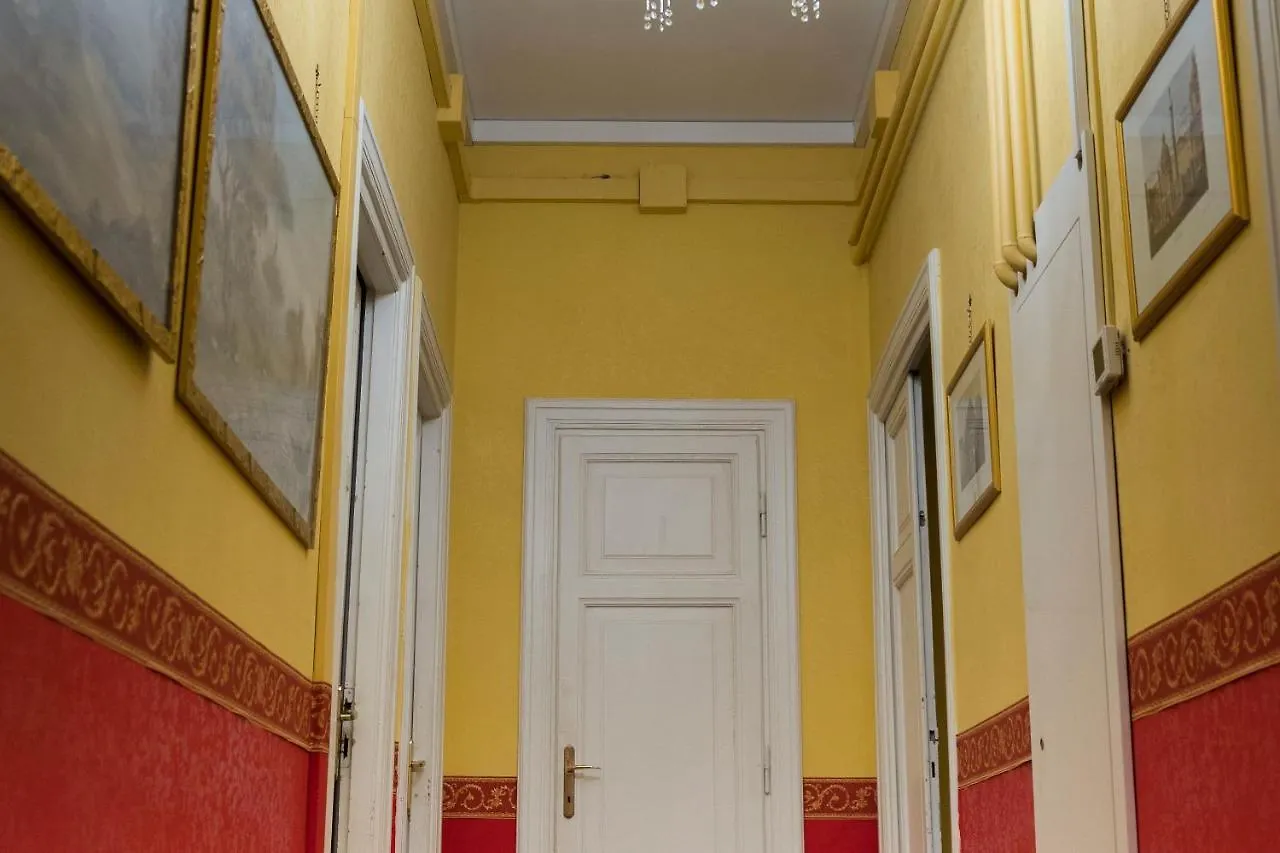 ***  La Breccia A Porta Pia Bed & Breakfast Roma İtalya
