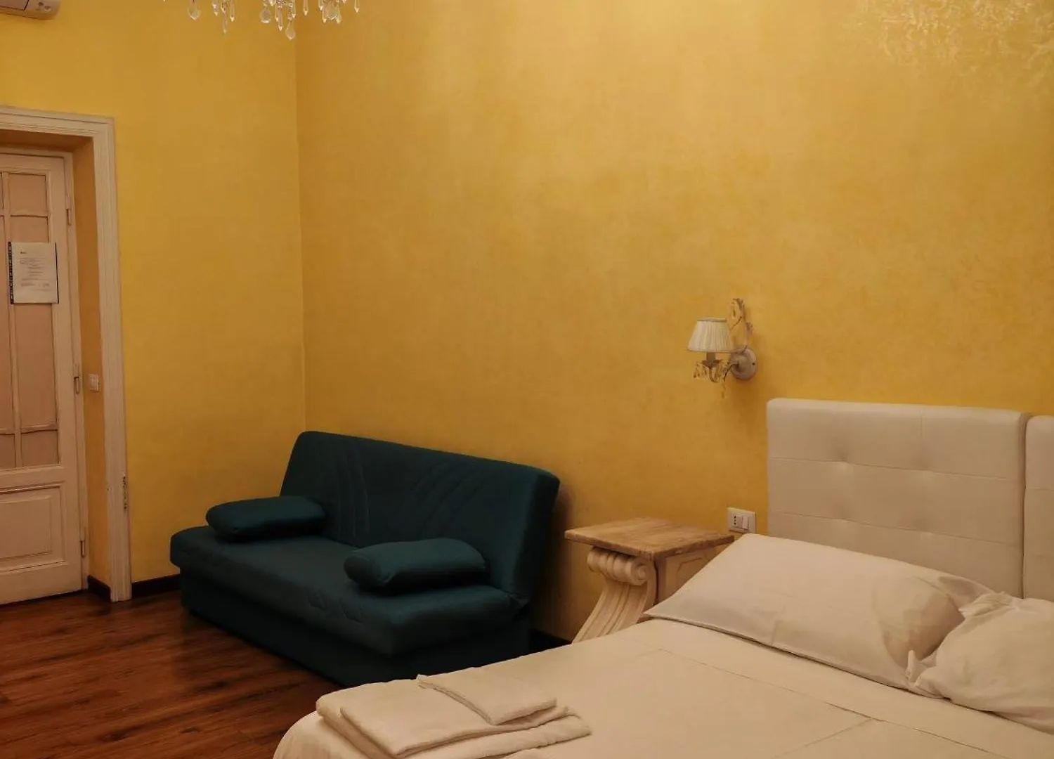 ***  La Breccia A Porta Pia Bed & Breakfast Roma İtalya