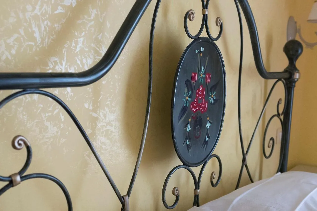Bed and Breakfast La Breccia A Porta Pia Roma