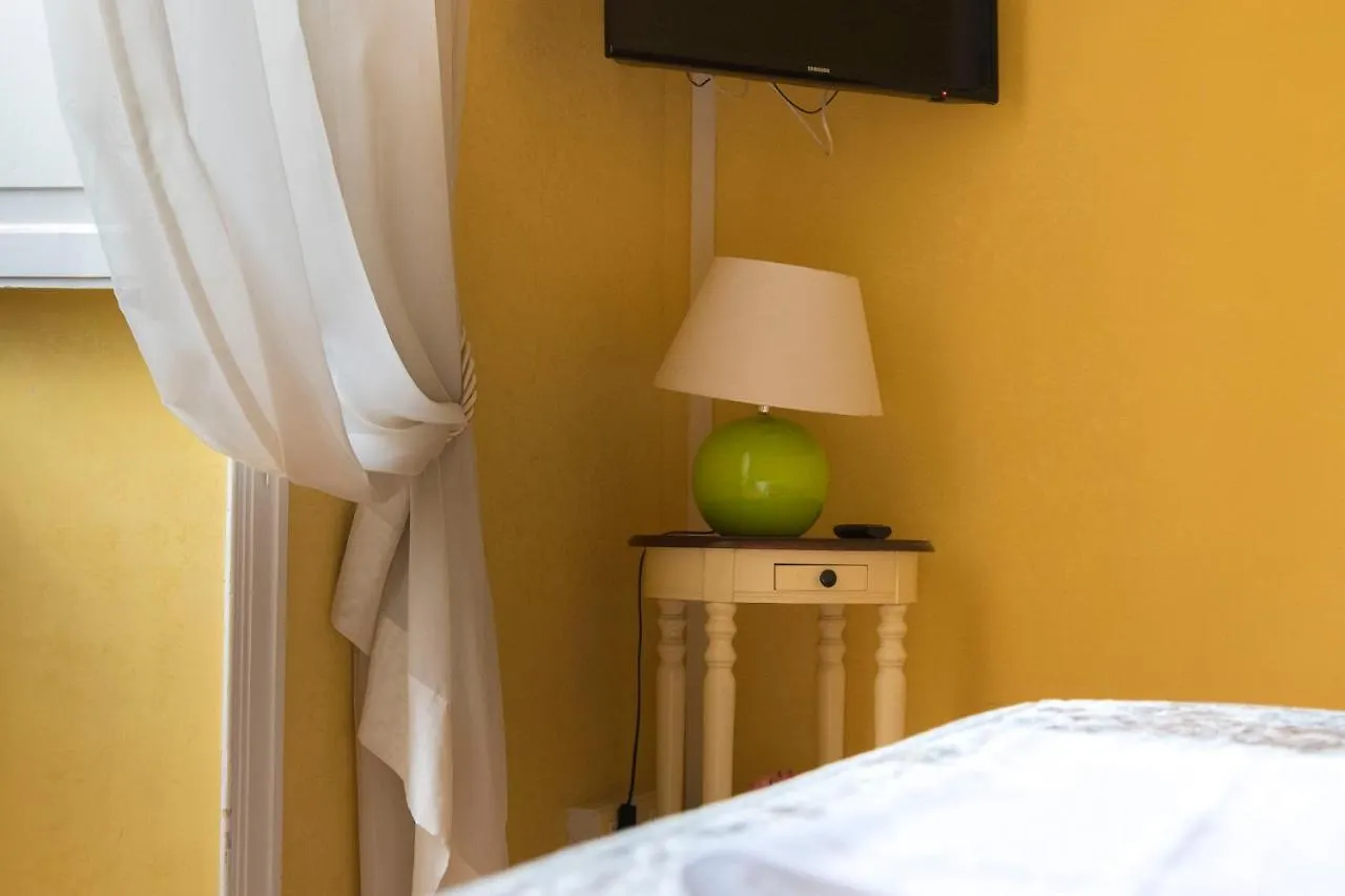 Bed and Breakfast La Breccia A Porta Pia Roma