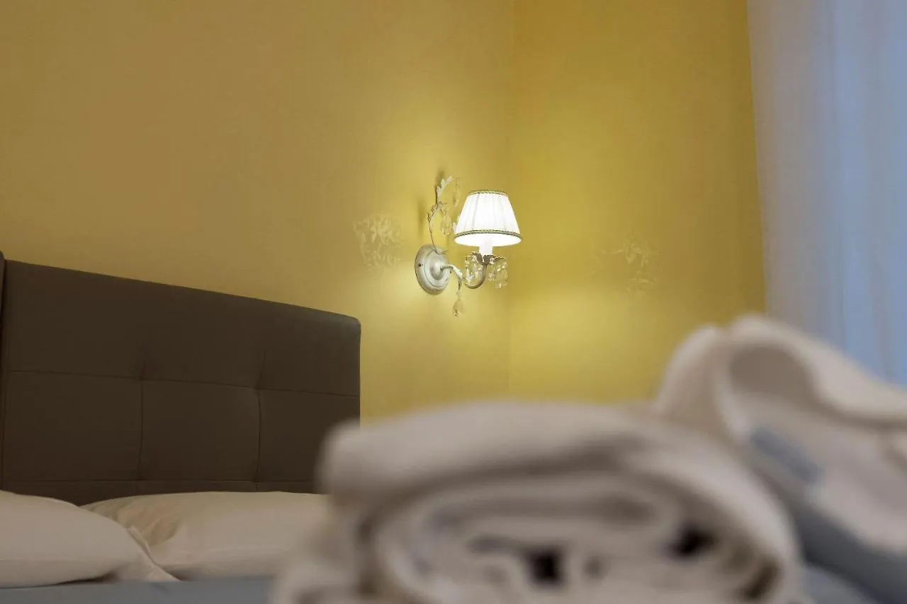 Bed and Breakfast La Breccia A Porta Pia Roma