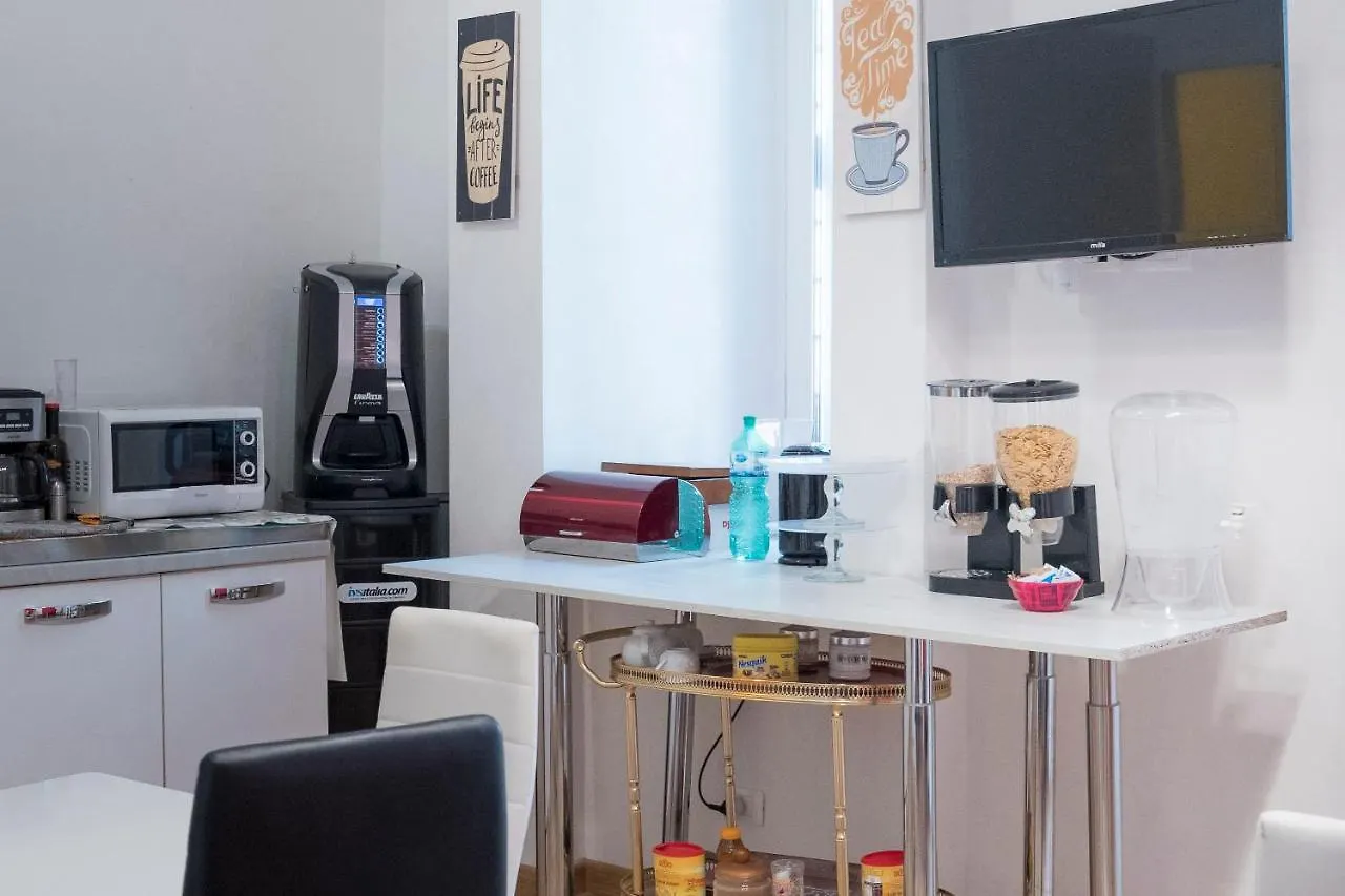 Bed and Breakfast La Breccia A Porta Pia Roma