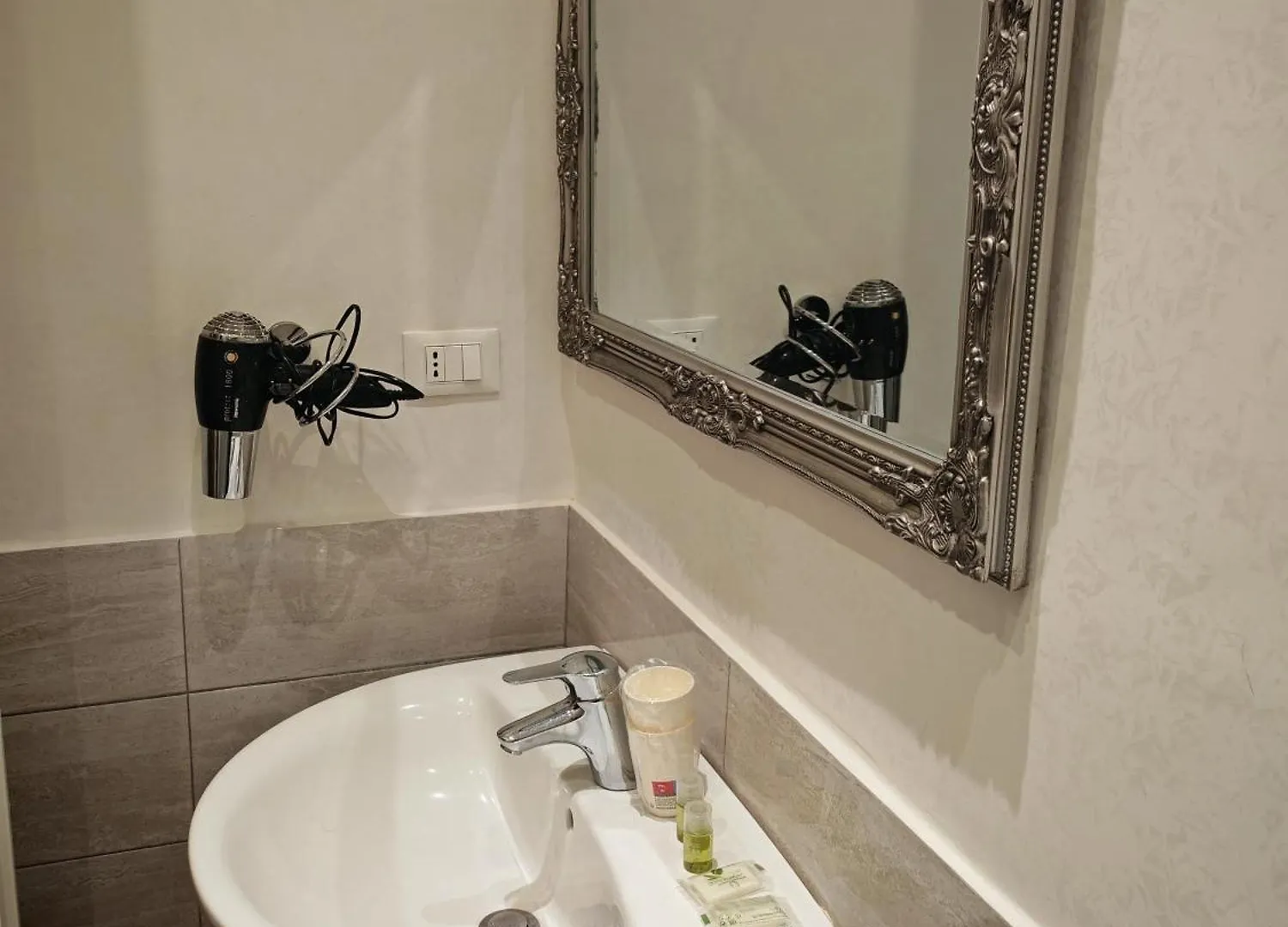 La Breccia A Porta Pia Bed and Breakfast Rome Bed & Breakfast