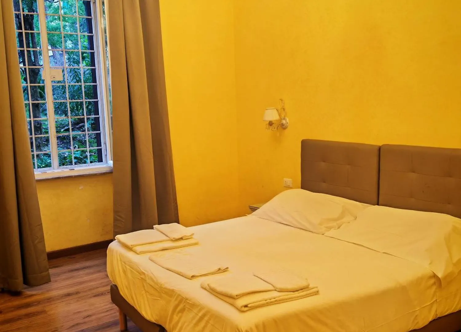 Bed & Breakfast La Breccia A Porta Pia Bed and Breakfast Rome